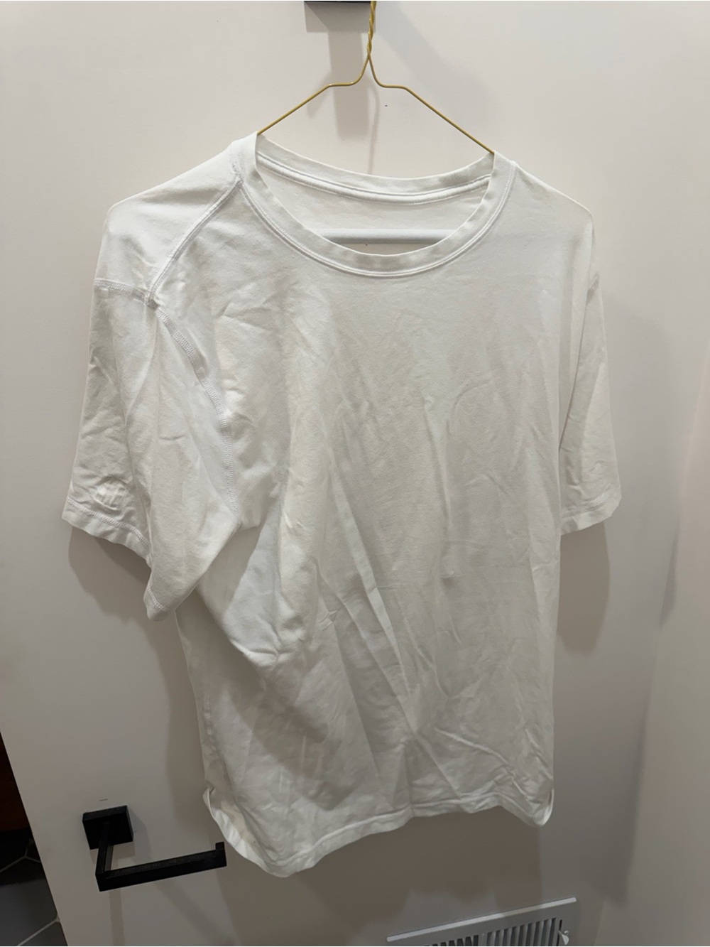 Vuori Men's Tuvalu White Short Sleeve Shirt
